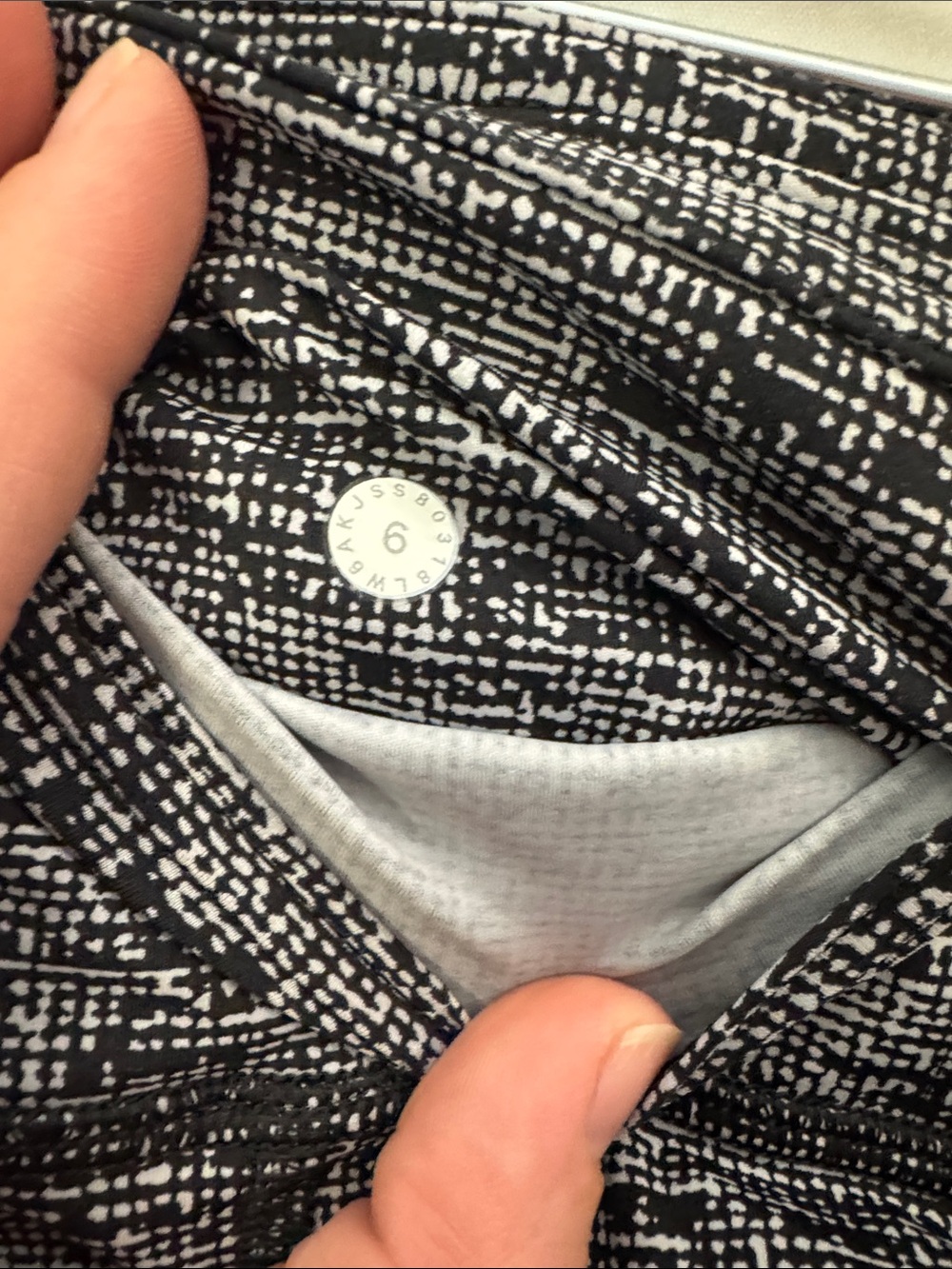 Lululemon Fast & Free Crop II Nulux 19" Twillines Ice Grey Black Size 6 - Picture 6 of 6